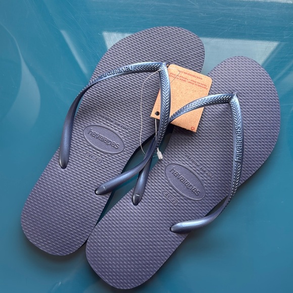 Blue Havaianas flip flops women’s 41-42/US 11-12 NWT - Picture 1 of 3
